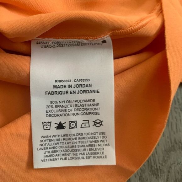 Nike woman’s yoga tight fit crop with long sleeve - Picture 3 of 4